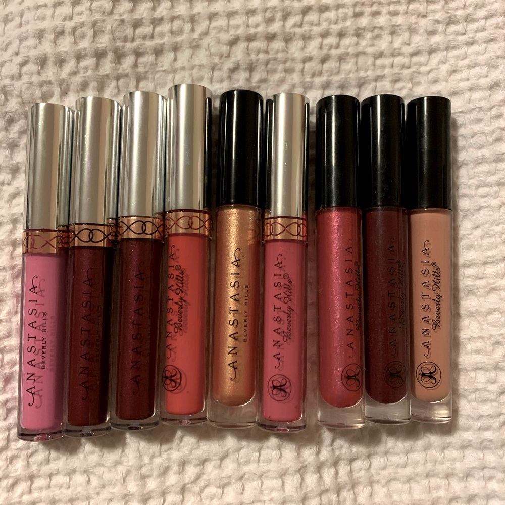 AUTHENTIC Anastasia make up.